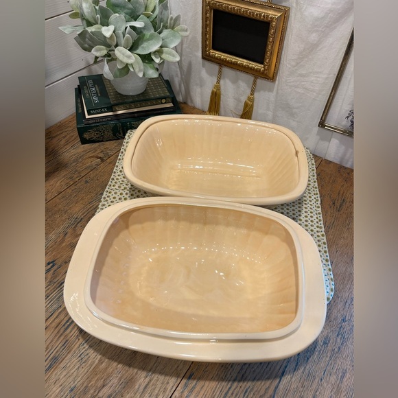 🥕 Vintage Handmade Ceramic Roaster with Vegetable Motif - Picture 7 of 15